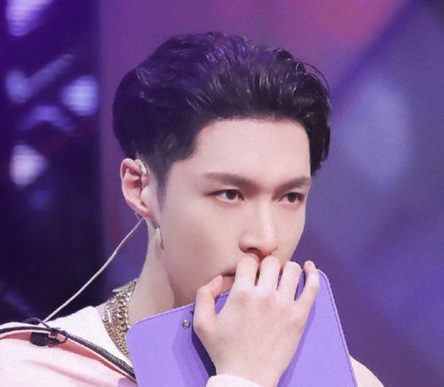 华晨宇每天吃瓜,每日瓜果新鲜尝